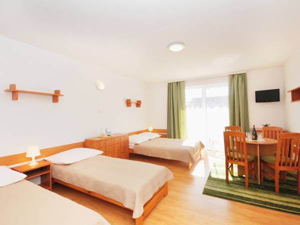 Pokój 4 osobowy-I piętro nr 8