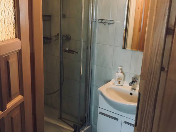 Łazienka w pokoju 1