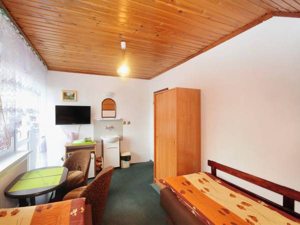 pokój nr 7 bez łazienki z balkonem 2 os