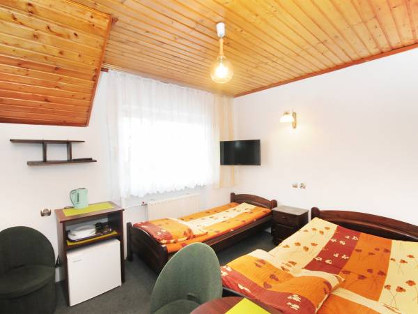 pokój nr 11 z łazienką 3 os