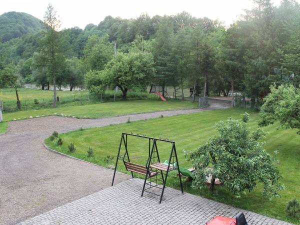 Ogród z placem zabaw