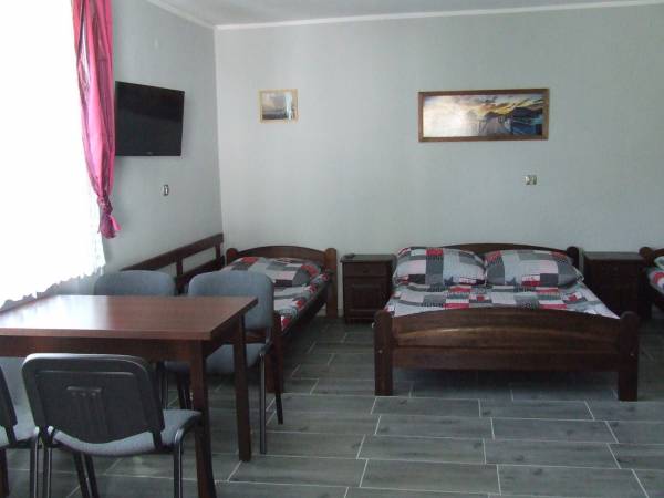 pokój z łazienką 5 os wejście od ogrodu