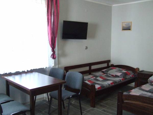 pokój z łazienką 5 os wejście od ogrodu