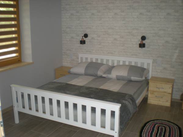sypialnia w apartamencie 8osobowym