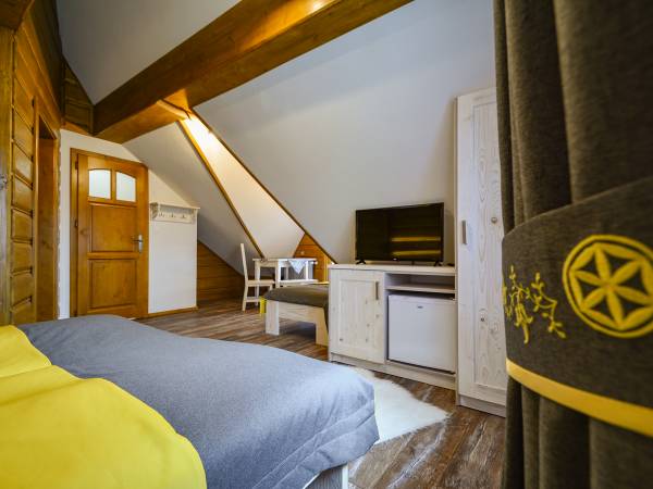 pokój 3-wy de lux z balkonem