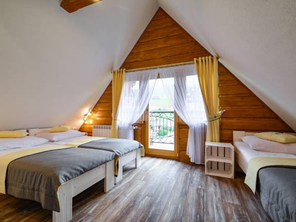 pokój 3-wy de lux z balkonem