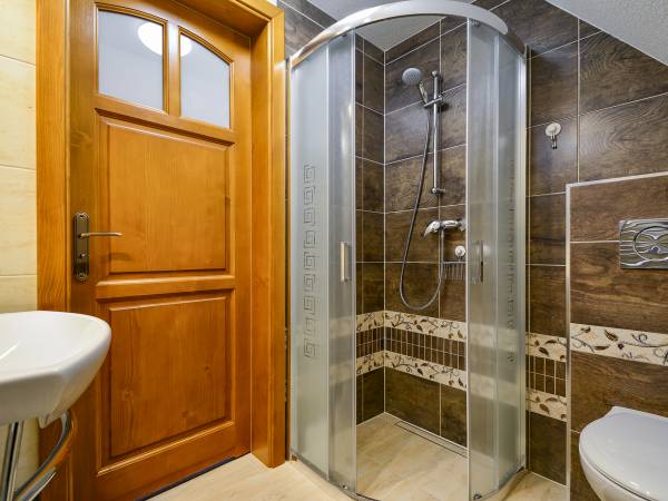 łazienka w pokoju de lux