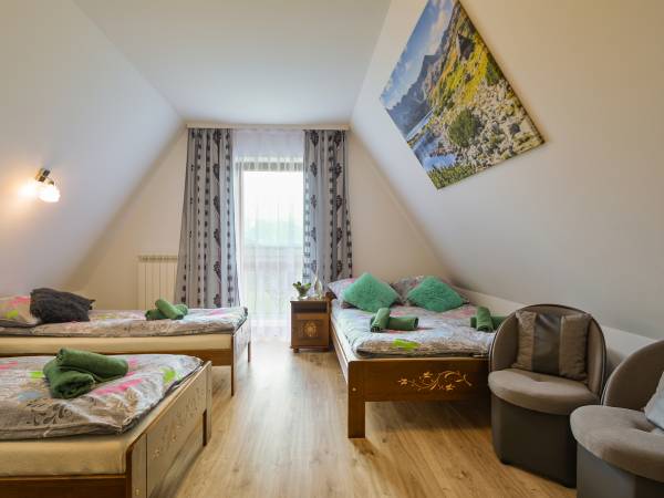 4-OSOBOWY Z ŁAZIENKA I BALKONEM