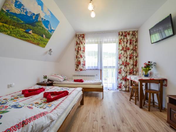 3 OSOBOWY Z ŁAZIENKA