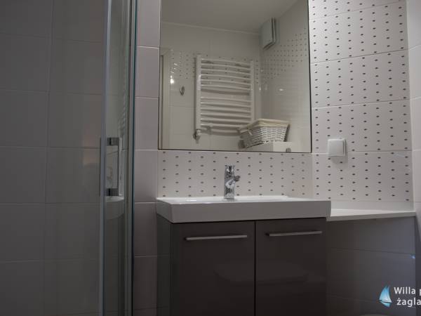 Apart. "Omega" , łazienka