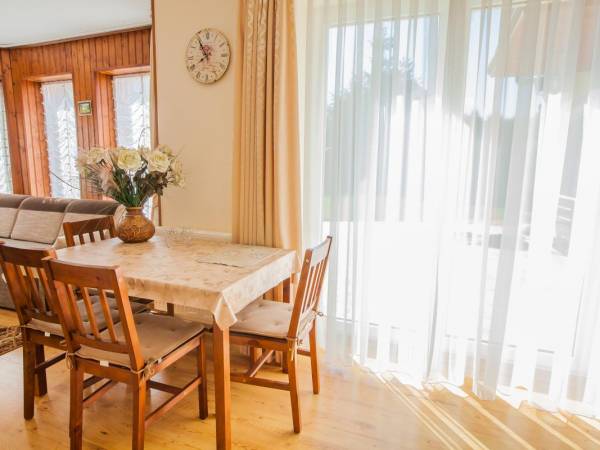 jadalnia w apartamencie 2