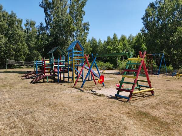 plac zabaw 300m od domu