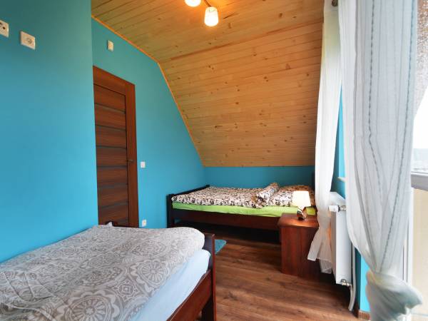 domek żółty - sypialnia I