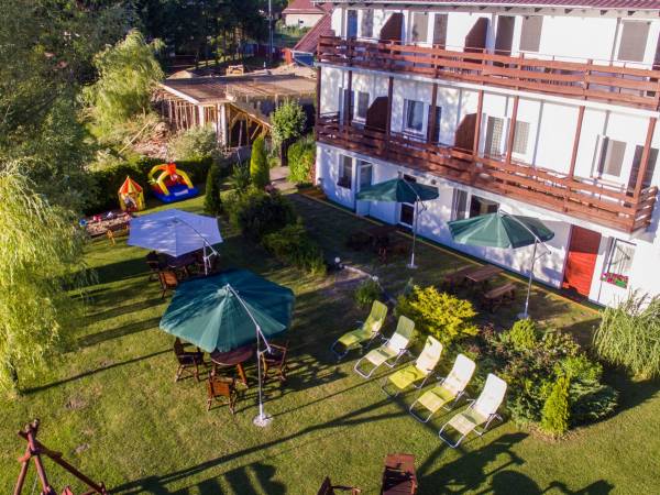 Apartamenty i Pokoje nad brzegiem jeziora Tałty