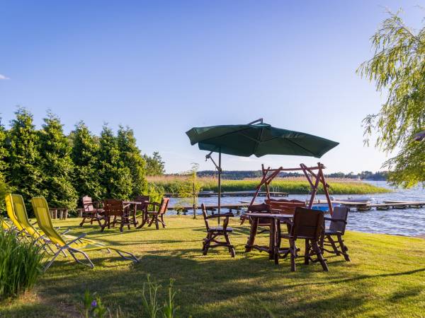 Apartamenty i Pokoje nad brzegiem jeziora Tałty