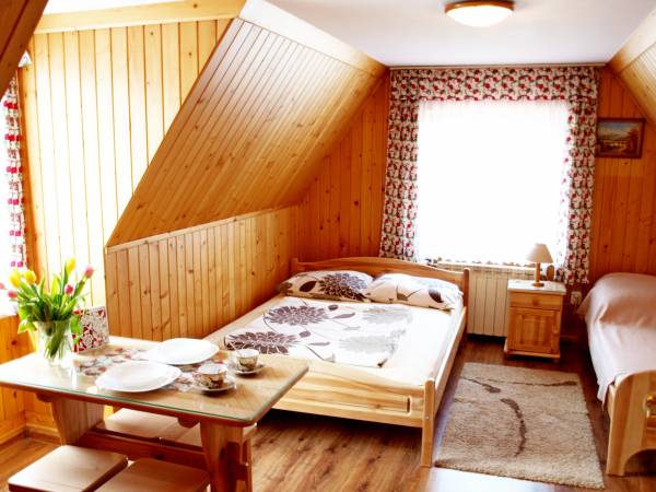 Pokój 4-5 osób z łazienką i aneksem