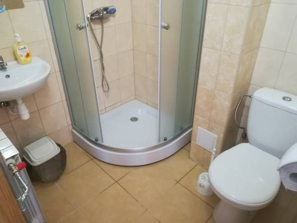 Dom Turysty Salus - łazienki