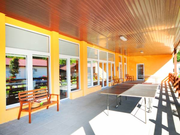 Taras -stoły do tenisa