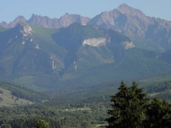 widok na Tatry z okolicy domu