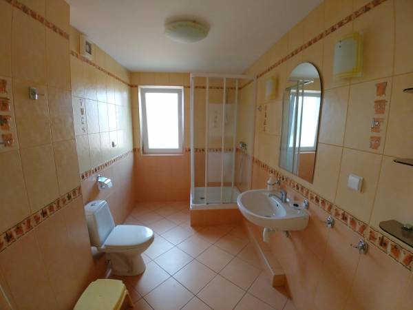 LAGUNA Pokoje ŁAZIENKA ( pokoje z łazienką 1 na 2 pokoje)