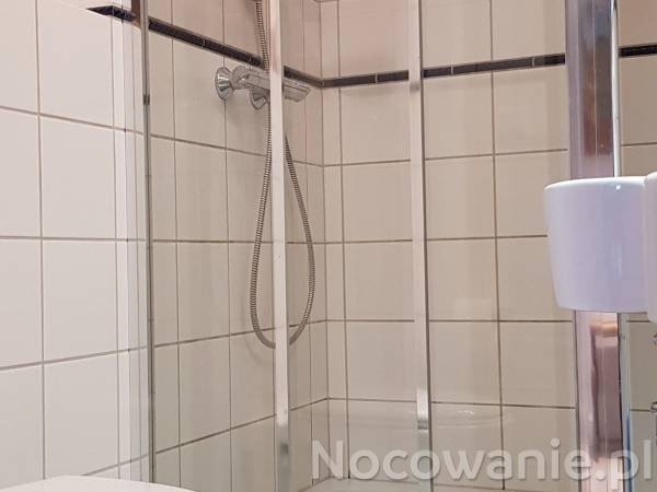 Łazienka pokoju 3 osobowego Na Skarpie