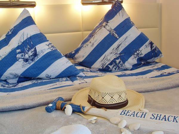 2 z łóżkiem małż.160x200 cm, Wi-Fi, LCD-SAT-TV, lodówką, czajnikiem,filiżankami,suszarką