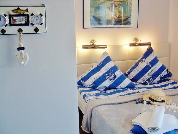 2 z łóżkiem małż.160x200 cm, Wi-Fi, LCD-SAT-TV, lodówką, czajnikiem,filiżankami,suszarką