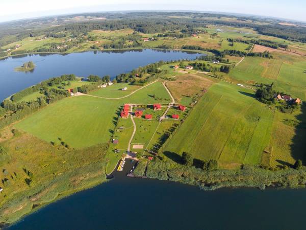 Domy nad jeziorem Blanki