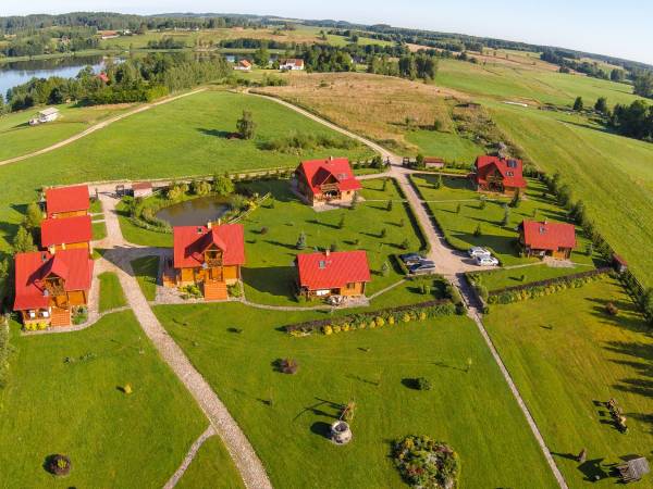 Domy nad jeziorem Blanki