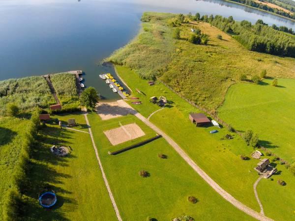 Domy nad jeziorem Blanki