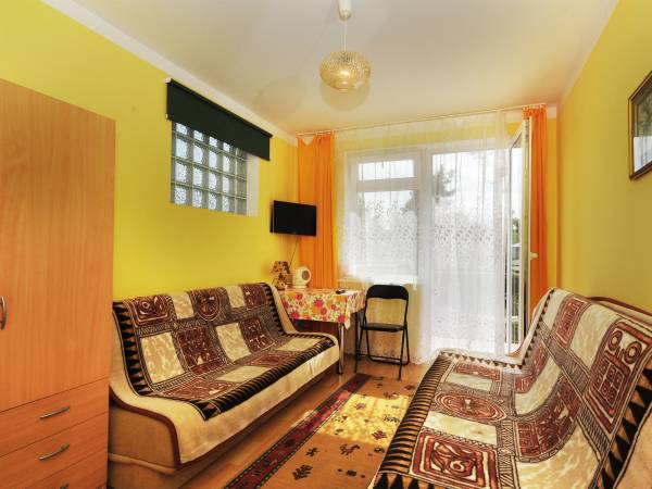 pok.8 dwie wersalki łaz tv i balkon