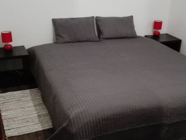 Sypialnia z podwójnym łóżkiem