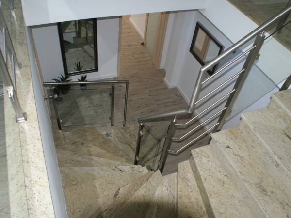 Antresola z wyjściem na taras