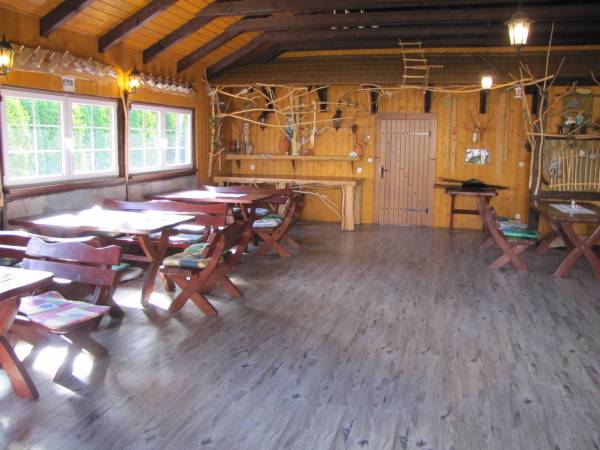 Budynek rekreacyjny miejsce na spotkania przy ognisku