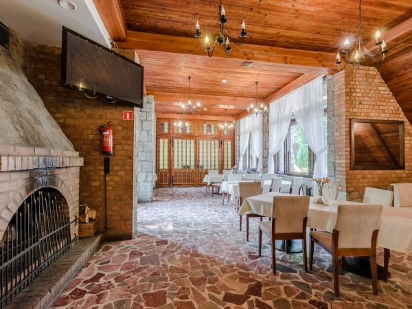 Restauracja Pod Sosnami