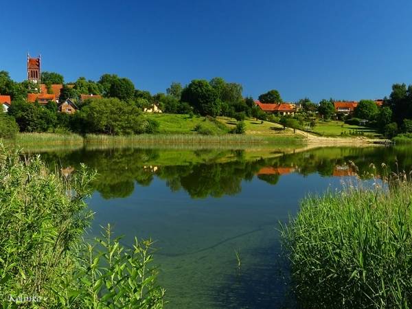 jezioro w odległości 100 metrów od obiektu