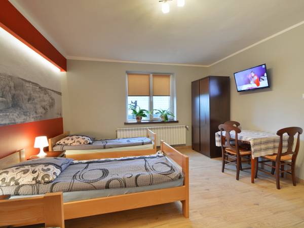 Pokój Nr 4 4-osobowy z łazienką i aneksem kuchennym