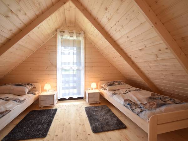 Zamknięty pokój z wyjściem na balkon