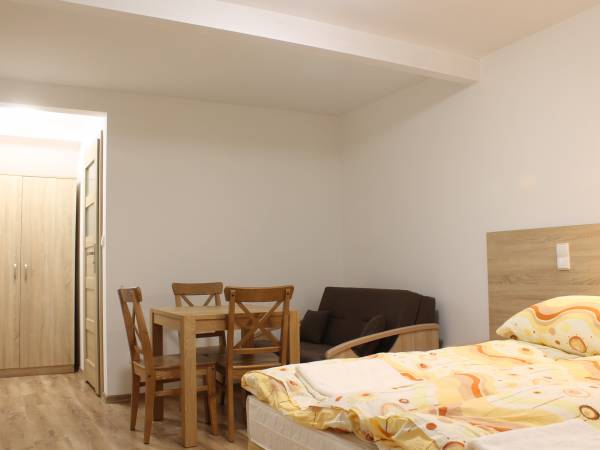 pokój 3 os, z balkonem- lokalizacja ul Warszawskaj