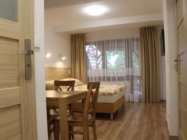 pokój 3 os, z balkonem - lokalizacja ul Warszawska