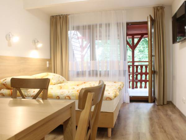 pokój 3 os, z balkonem - lokalizacja ul Warszawska