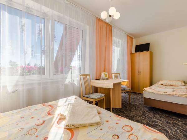 pokój z tarasem i widokiem na jezioro 3 os