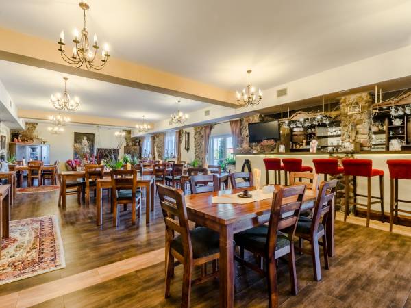 Sala restauracyjno-szkoleniowa dla 100 osób