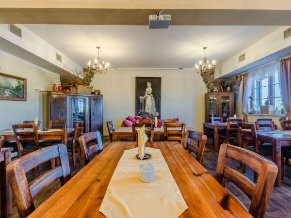 Sala restauracyjno-szkoleniowa dla 100 osób