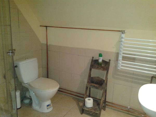 Łazienka w pokoju dwuosobowym