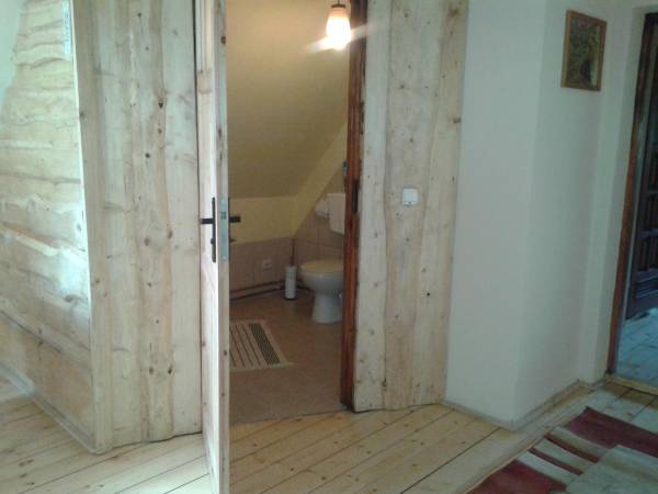 Łazienka na I piętrze dla pokoju 4 os.