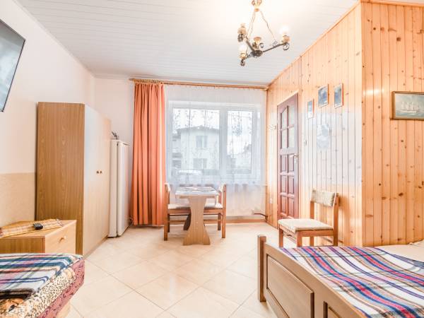 pokój 3-osobowy z łaz.-parter