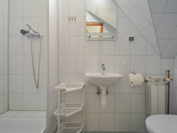 łazienka pokoju 2-os