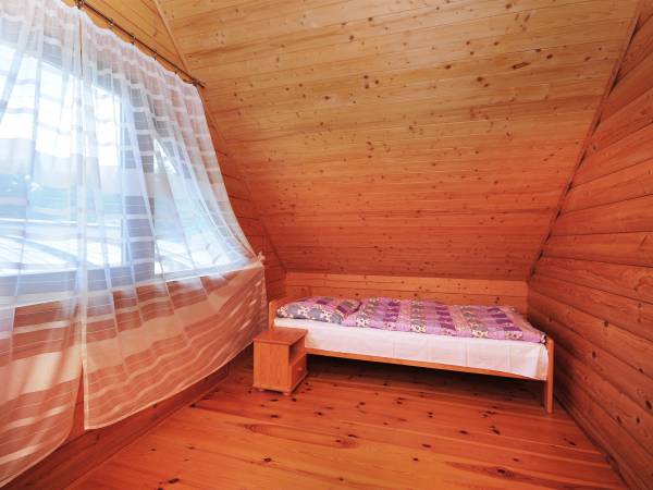 sypialnia na piętrze