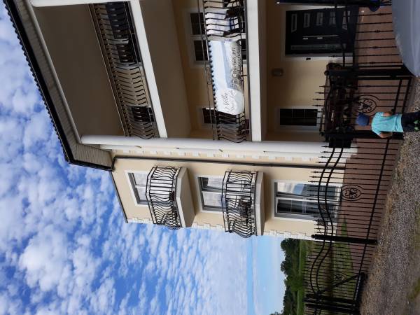 Villa Over Lake - łazienki